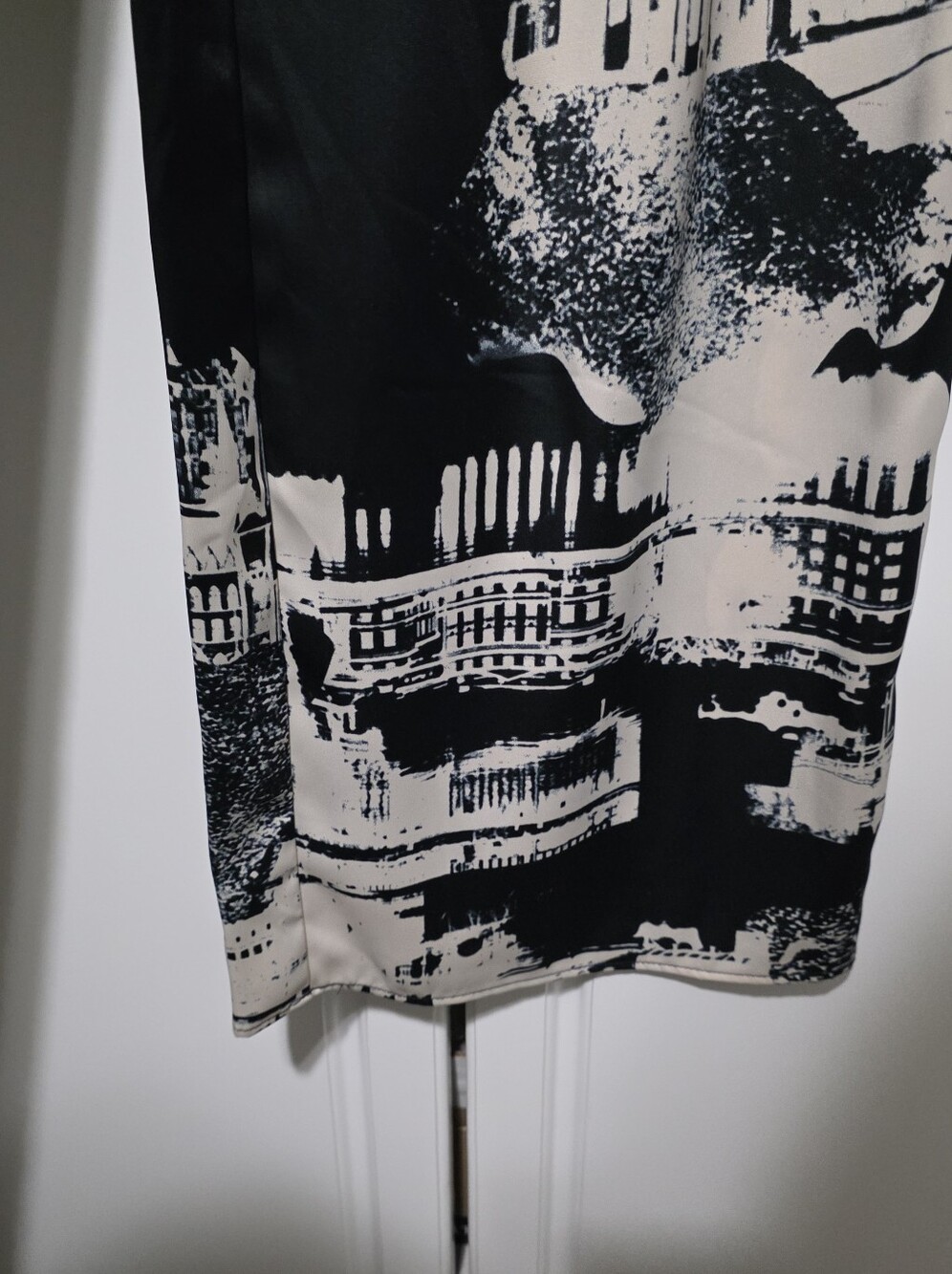 H&M Womens Black Ivory Abstract City Scape Print Flowy High Waist Wide Leg Pants - Picture 13 of 16
